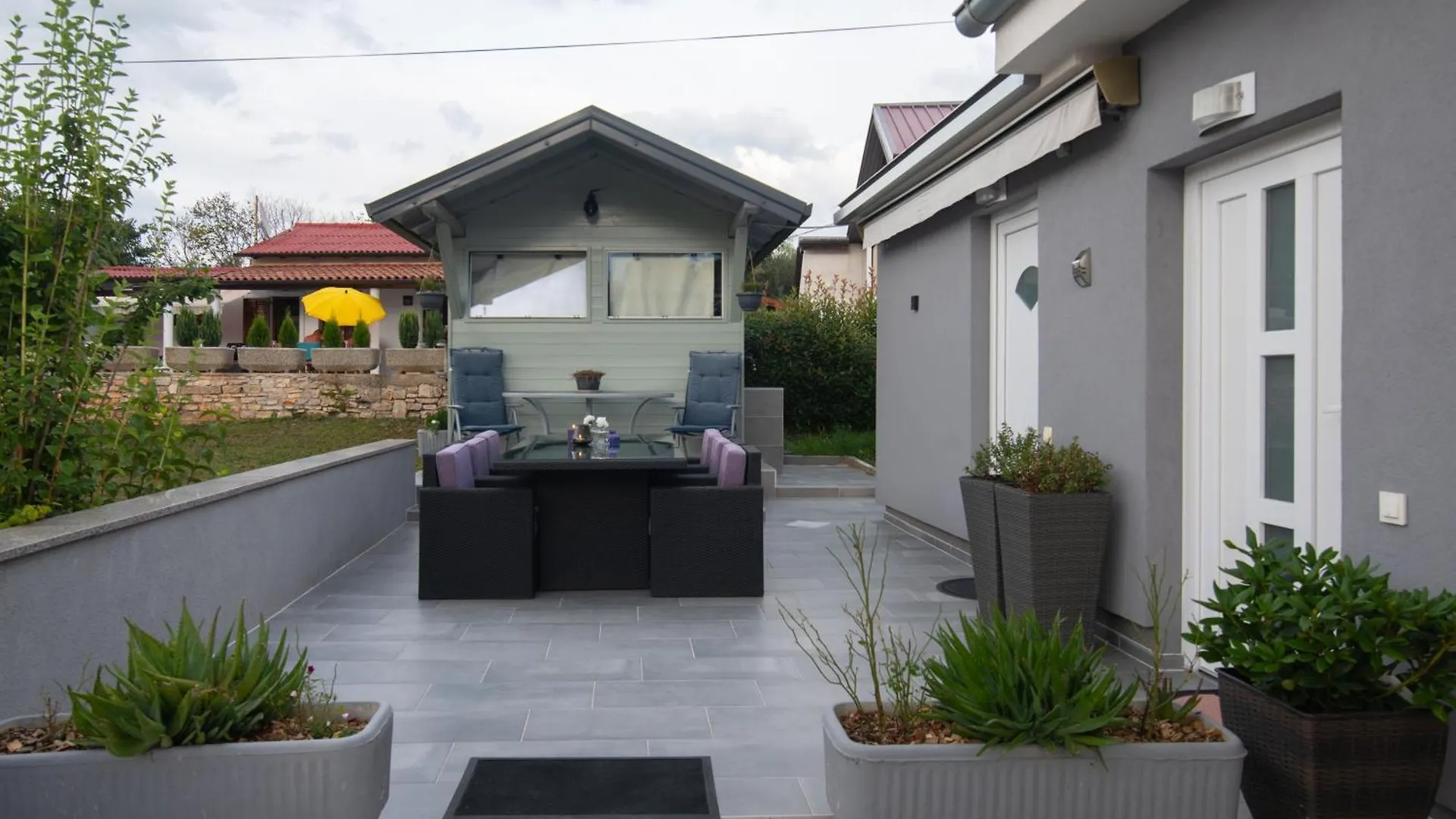 Rosie Apartment Valbandon
